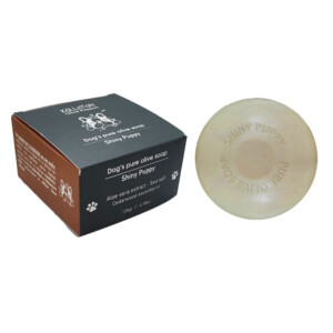 Το Σαπούνι Ελαιολάδου για το σκύλο της Kalliston καθαρίζει απαλά το δέρμα και το τρίχωμα του σκύλου, χαρίζοντάς του λαμπερό και υγιές τρίχωμα.