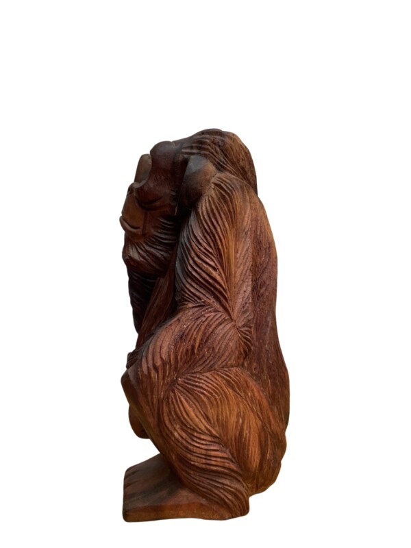 Ξύλινο Χειροποίητο Γλυπτό Μαϊμού , είναι φτιαγμένες στο χέρι από υψηλής ποιότητας ξύλο, προσφέροντας έναν εκλεπτυσμένο ρουστίκ τόνο στον χώρο σας !