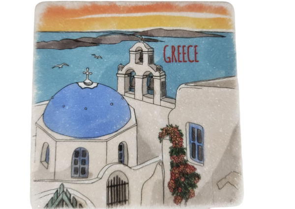 Σουβέρ από αυθεντικό Ελληνικό Μάρμαρο σε διάφορα σχέδια που συνοδεύονται από την λεζάντα “Greece” ή ” Crete” ! Κρατήστε ζωντανές τις αναμνήσεις σας από την Ελλάδα !