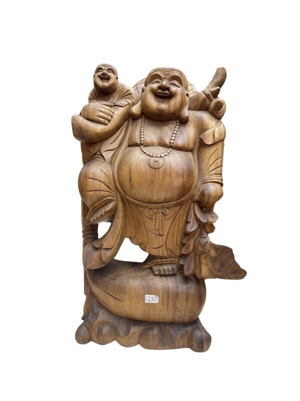 Ξύλινο χειροποίητο γλυπτό Βούδας 81x43 εκ. Ο Βούδας θεωρείται ότι συμβολίζει την σοφία, την ηρεμία , την φώτιση και την ειρήνη. Επίσης, κατά την κινέζικη φιλοσοφία φενγκ σούι ο βούδας είναι σύμβολο πλούτου και ευημερίας.