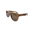 Ξύλινα Polarized γυαλιά ηλίου 100% UV Protection Ξύλινα χειροποίητα γυαλιά από φυσικό ξύλο ,σε μοντέρνα Unisex σχεδίαση ,έτσι ώστε να ταιριάζουν τέλεια σε κάθε πρόσωπο . Περιλαμβάνεται ξύλινη θήκη μεταφοράς καθώς και το πανάκι καθαρισμού. Όλα τα γυαλιά επάνω φέρουν σήμανση CE ,με προστασία UV 400 και πληρούν όλες τις Ευρωπαικές προδιαγραφές ποιότητας και κανονισμούς ασφαλείας.