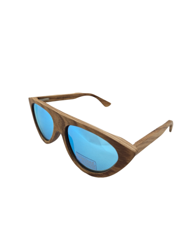 Ξύλινα Polarized γυαλιά ηλίου 100% UV Protection Ξύλινα χειροποίητα γυαλιά από φυσικό ξύλο ,σε μοντέρνα Unisex σχεδίαση ,έτσι ώστε να ταιριάζουν τέλεια σε κάθε πρόσωπο . Περιλαμβάνεται ξύλινη θήκη μεταφοράς καθώς και το πανάκι καθαρισμού.