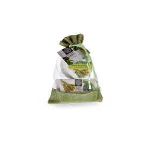 Εμπλουτισμένη με εκχύλισμα από τσάι του βουνού,γνωστό για τις αντιοξειδωτικές του ιδιότητες. Προστατεύει και αναζωογονεί την επιδερμίδα. 