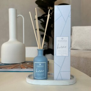 Karma Vanilla Cream - Διαχυτής αρώματος 100ml. Το άρωμα της βανίλιας έχει χαλαρωτική ιδιότητα ,απομακρύνει την ένταση αφήνοντας ευχάριστη διάθεση.