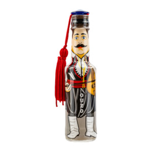 Ελληνικό Ούζο Μινιατούρα “Κρητικός Μαύρο” 50ml. Παραδοσικό Ελληνικό αρωματικό απόσταγμα με γλυκάνισο. Ταυτισμένο με το ελληνικό καλοκαίρι και τη θάλασσα.